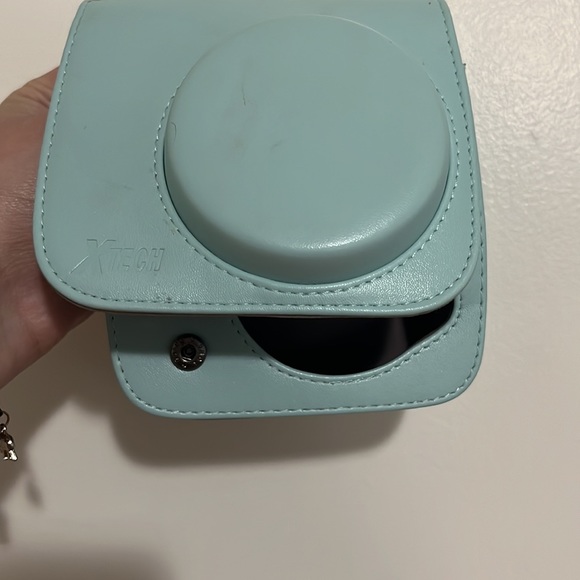 This is a ins-tax mini polaroid it’s ice blue - Picture 2 of 6